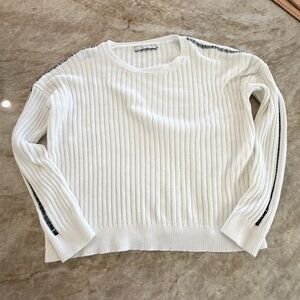 Harper Lane Elegant White Ribbed cotton Sweater with Black stitch Accents